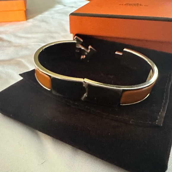 100% Authentic HERMÈS Accessories Clic Clac PM Bracelet Bangle Orange x Silver - Picture 8 of 8
